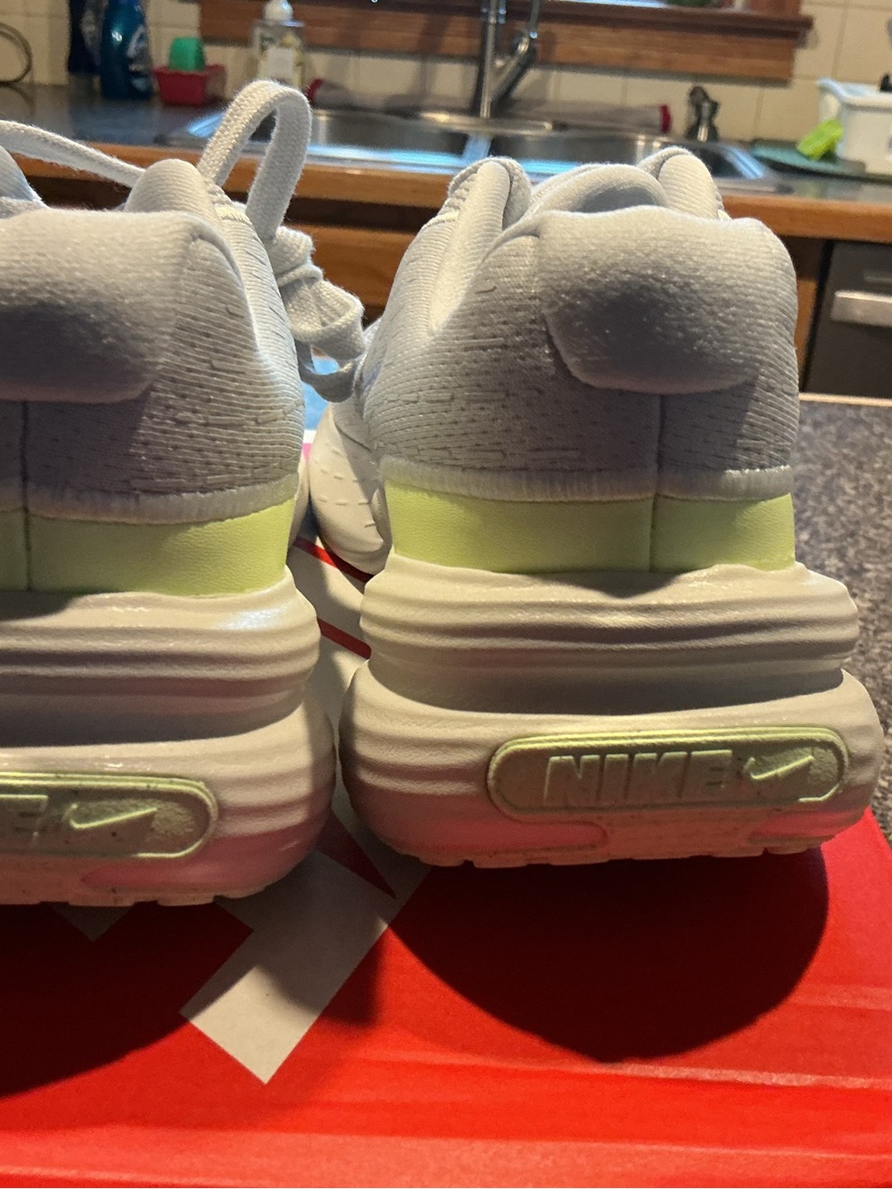 Nike Uplift SC Women’s Athletic Sneakers women’s 6.5 style IB2766 008 brand new - Picture 4 of 7